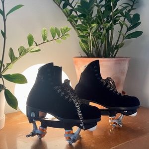 Moxi Lolly Roller Skate Boot and Plate. Size 5 (Unisex) or 7 (Women’s)